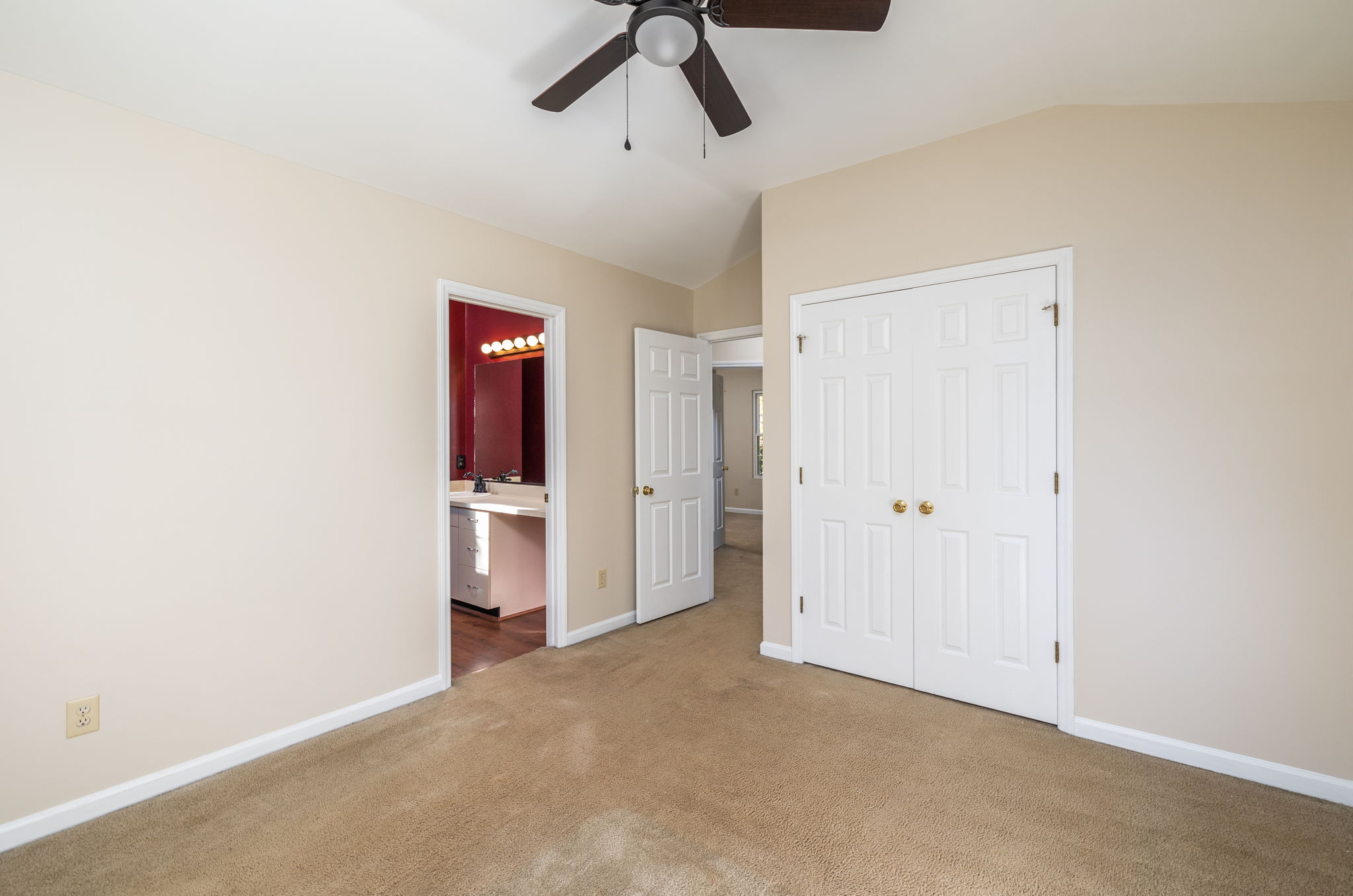 723 Banks St-13