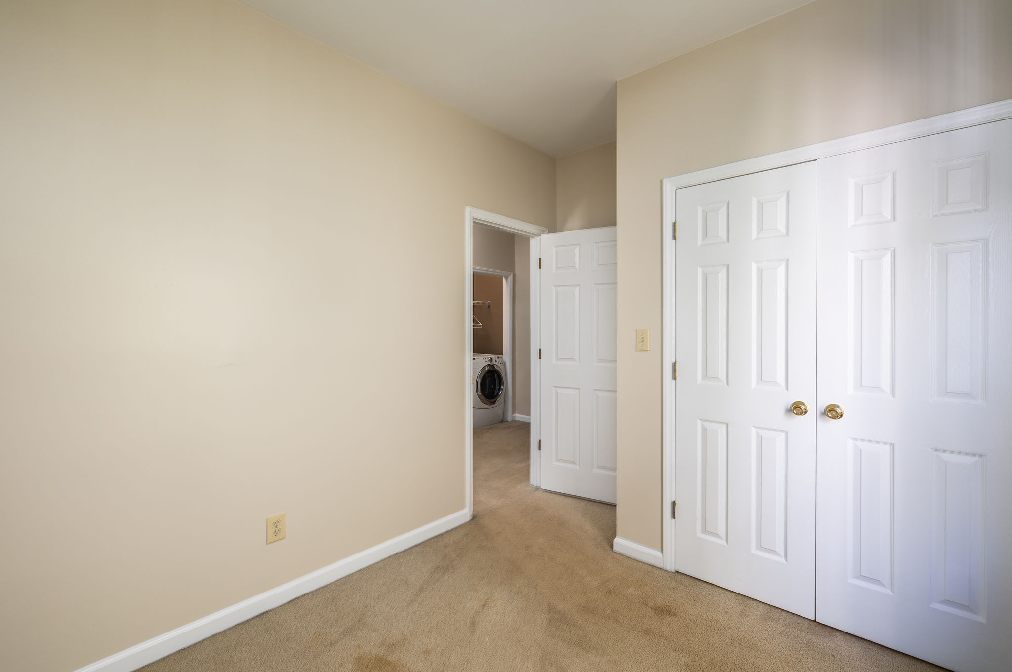723 Banks St-16