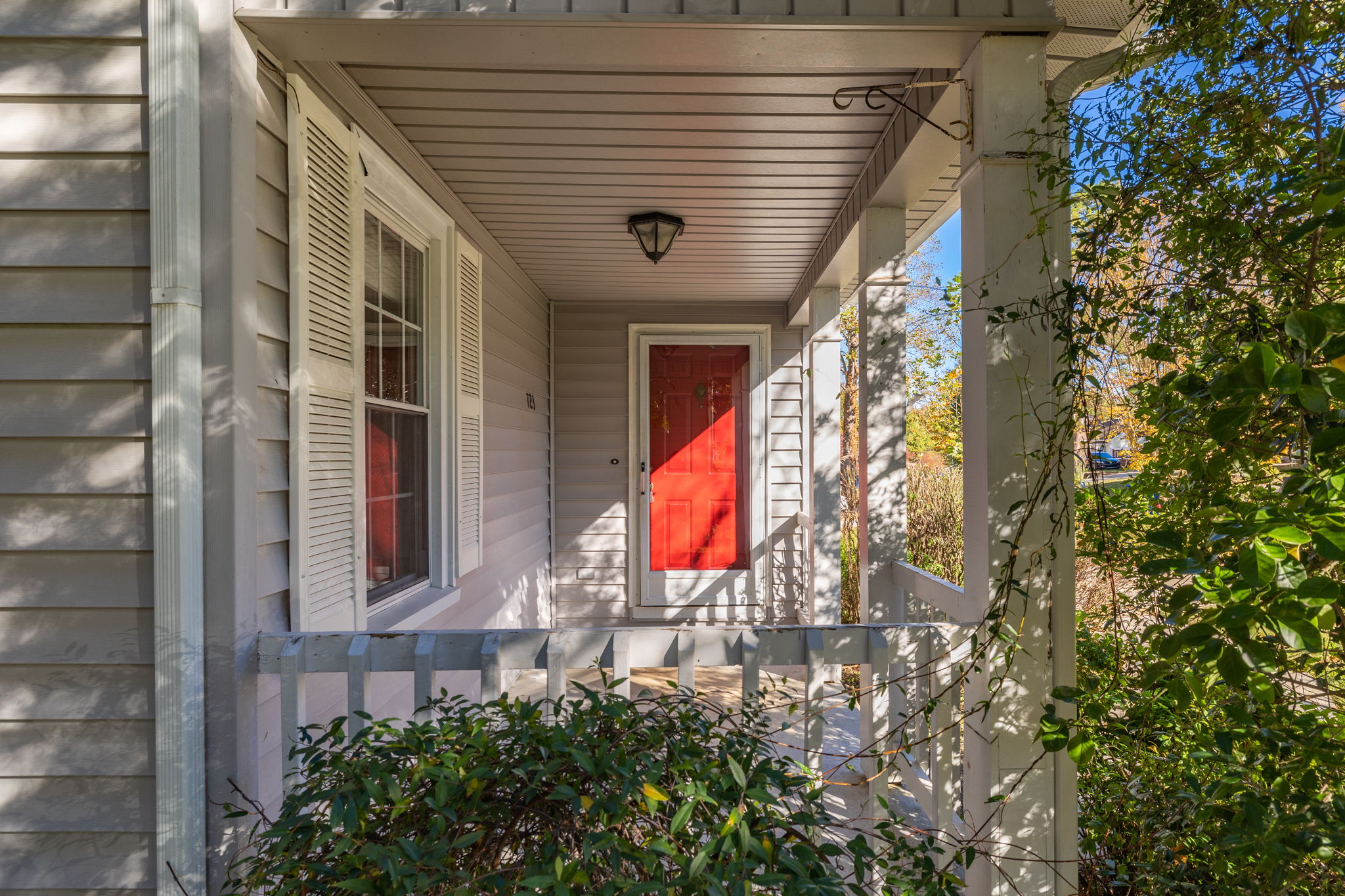 723 Banks St-4