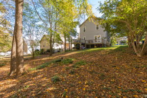 723 Banks St-24