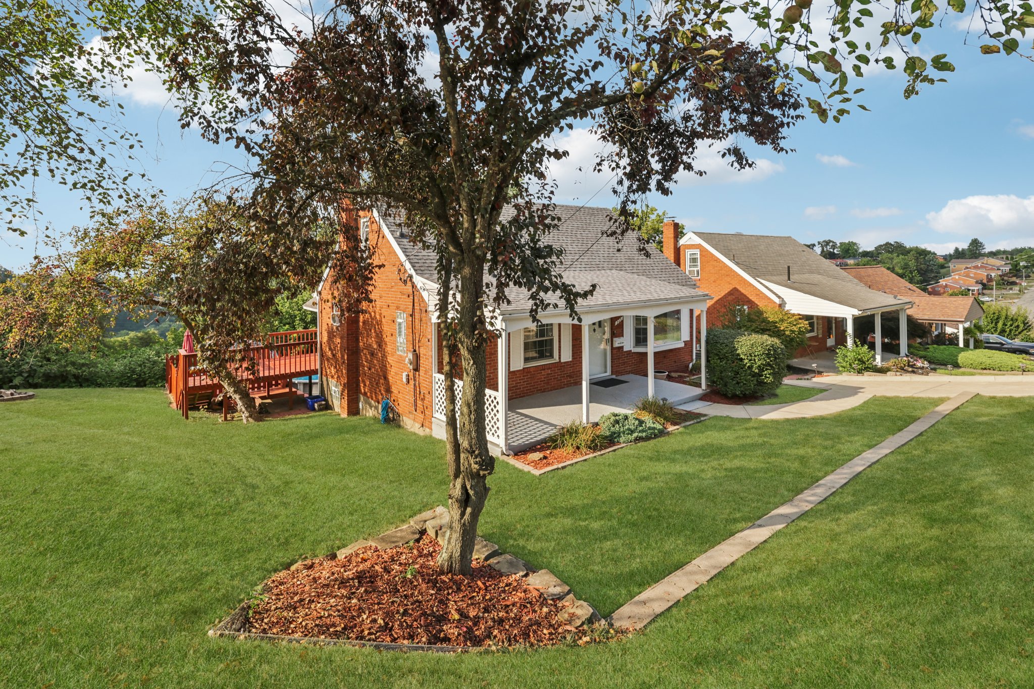 Elwell Ave-L1608-003.jpg