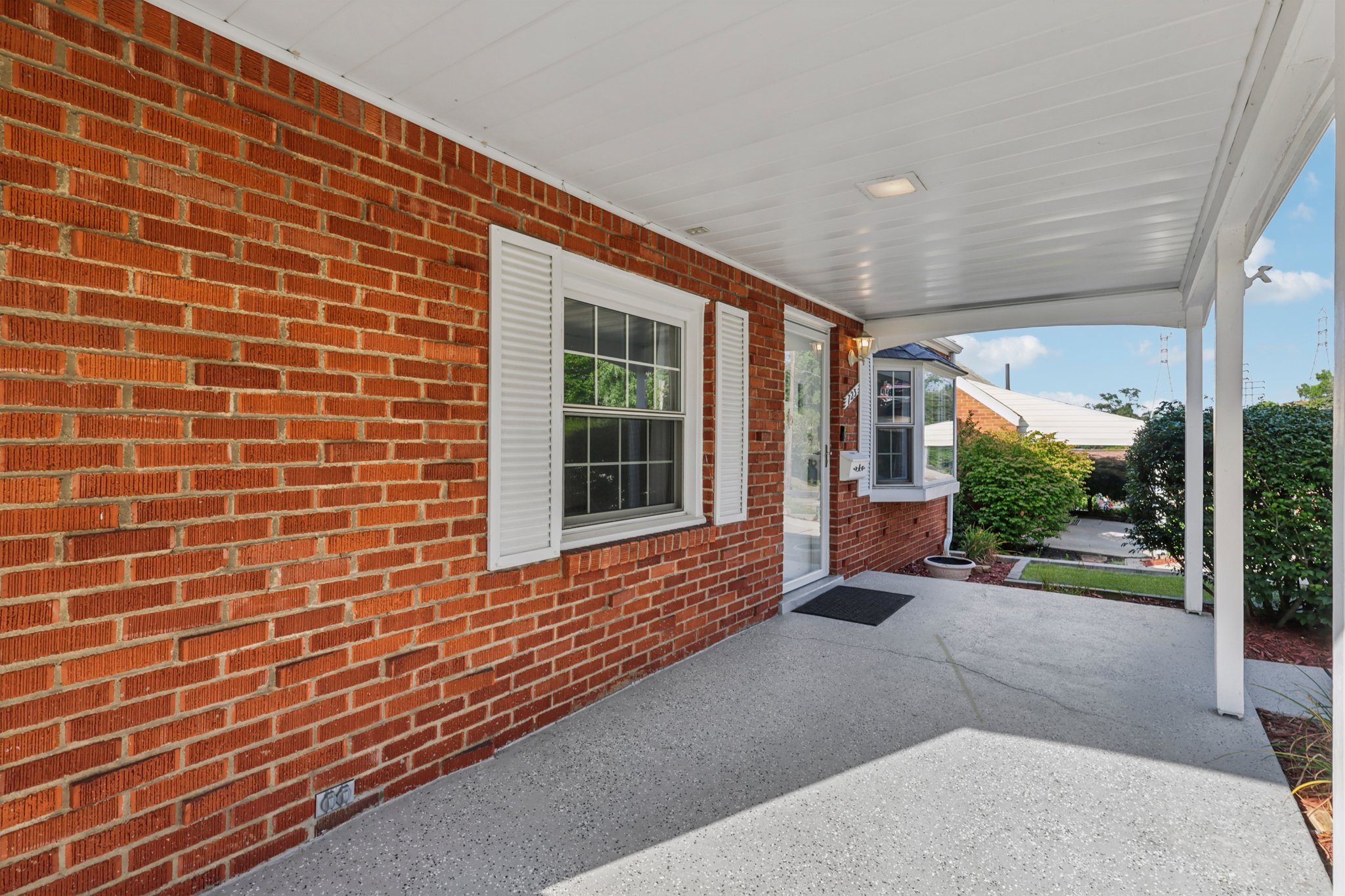 Elwell Ave-L1608-005.jpg