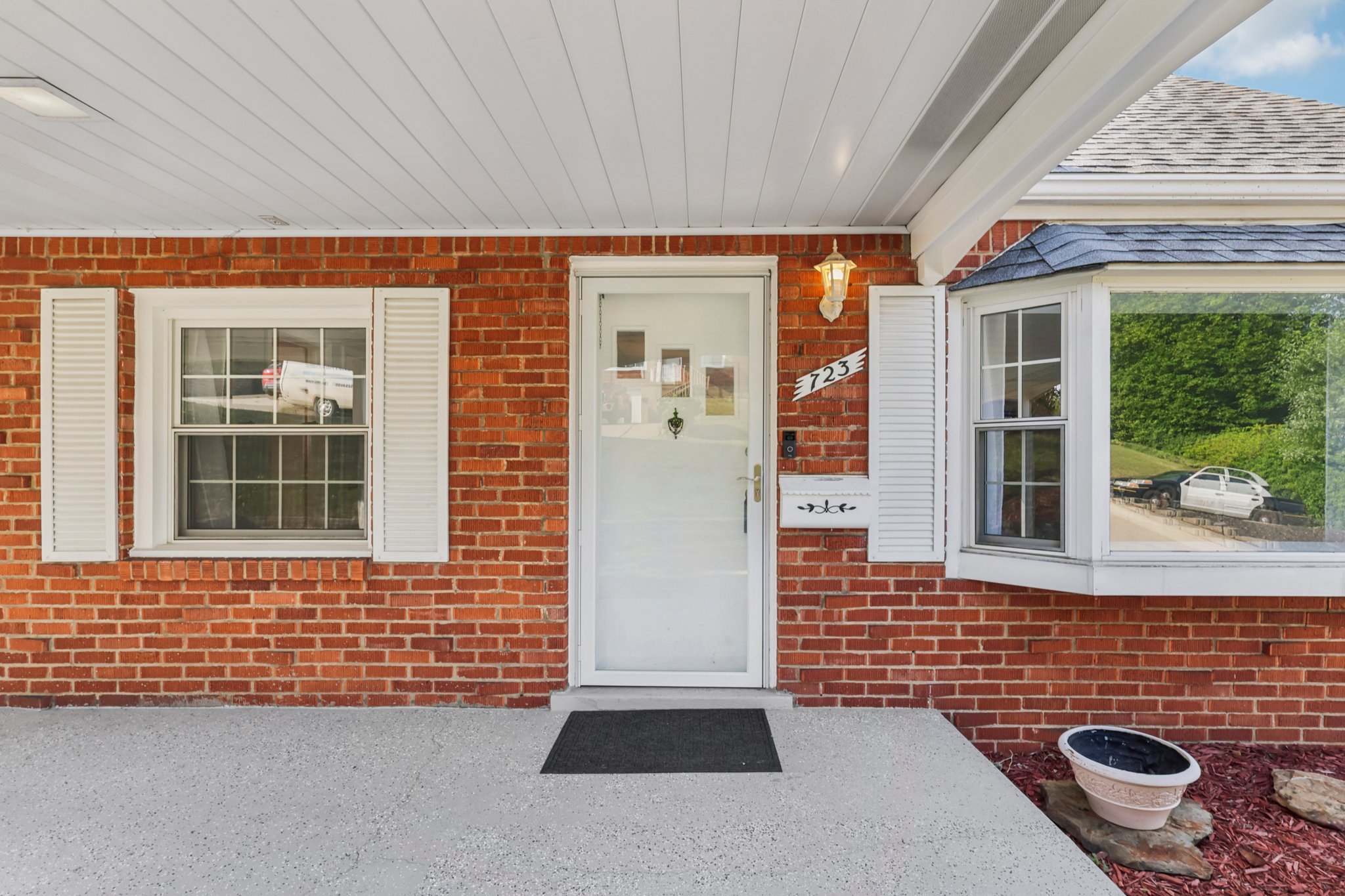 Elwell Ave-L1608-006.jpg