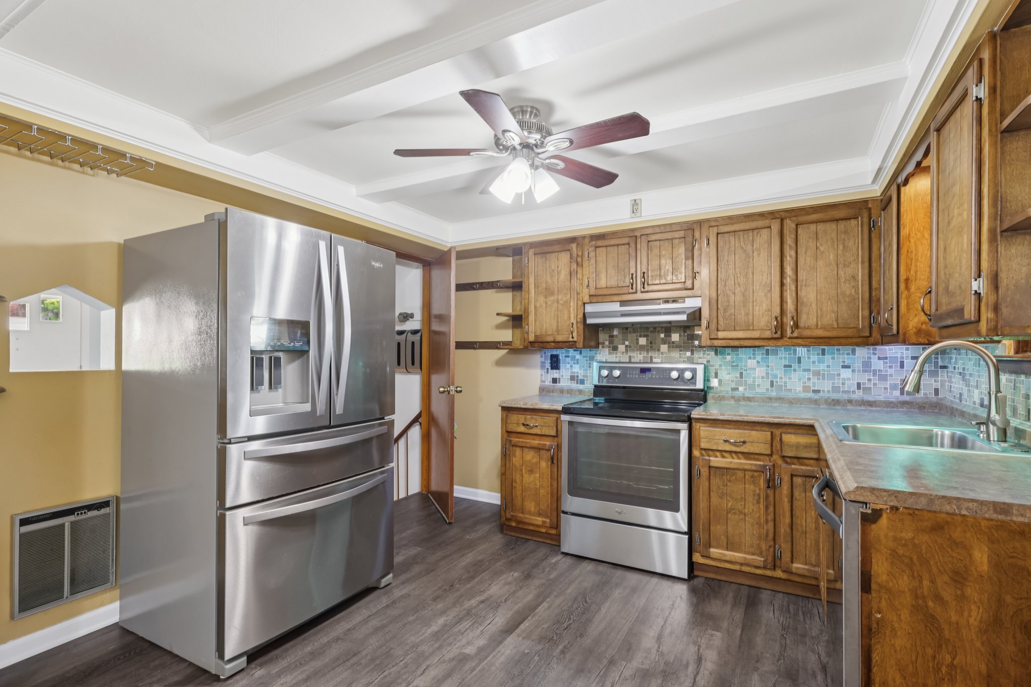 Elwell Ave-L1608-015.jpg