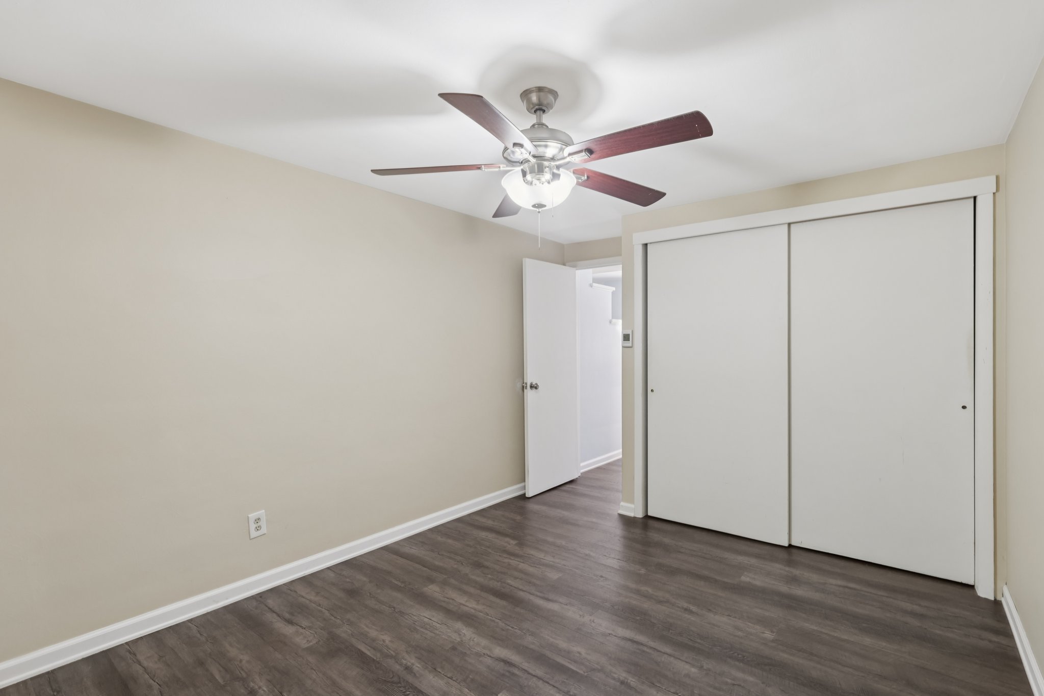 Elwell Ave-L1608-020.jpg