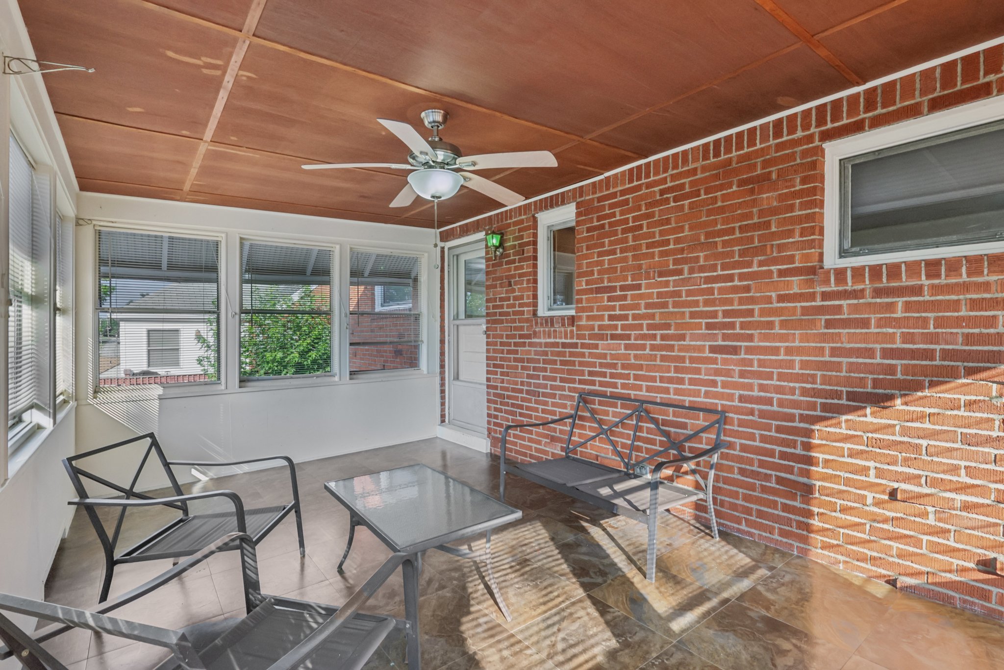 Elwell Ave-L1608-025.jpg