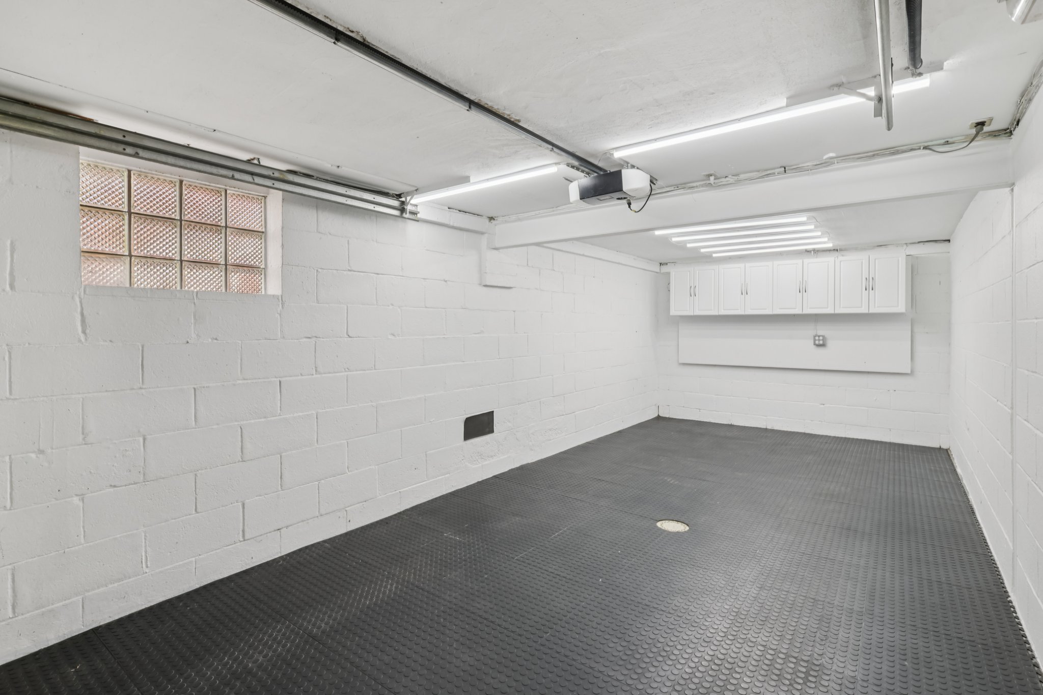 Elwell Ave-L1608-035.jpg