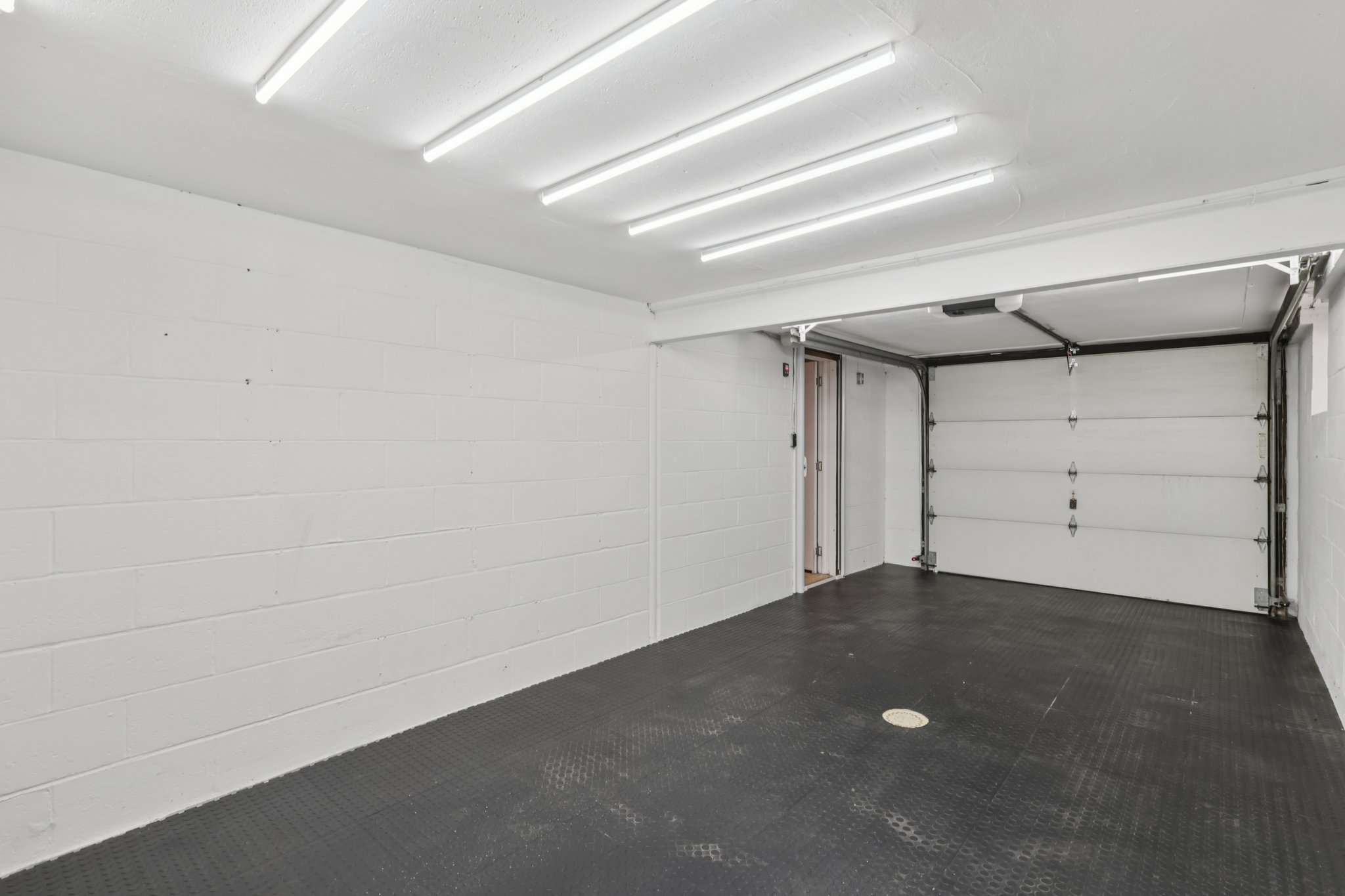 Elwell Ave-L1608-036.jpg