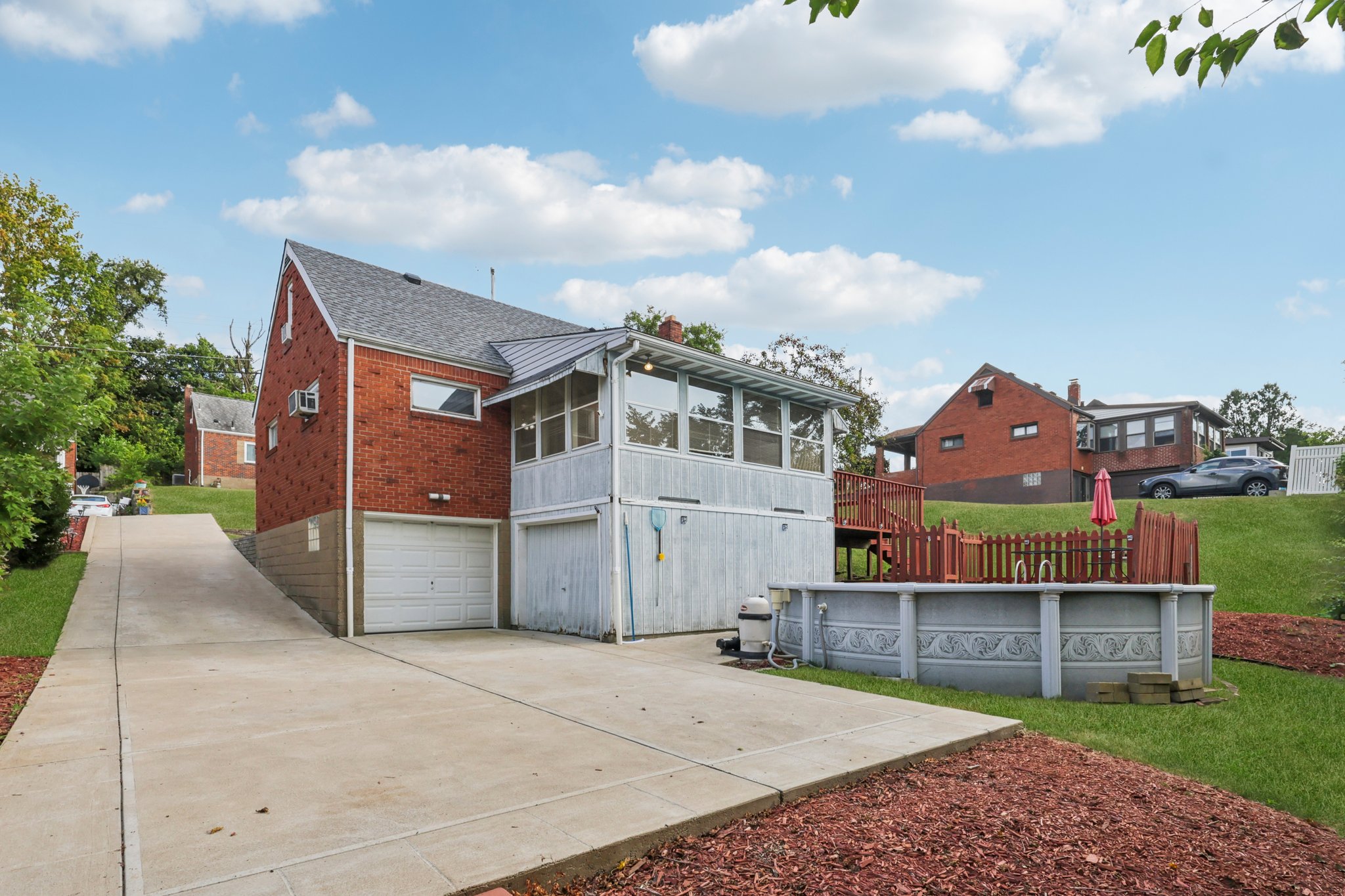 Elwell Ave-L1608-037.jpg