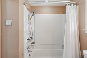 Elwell Ave-L1608-022.jpg