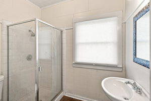  Photo 44