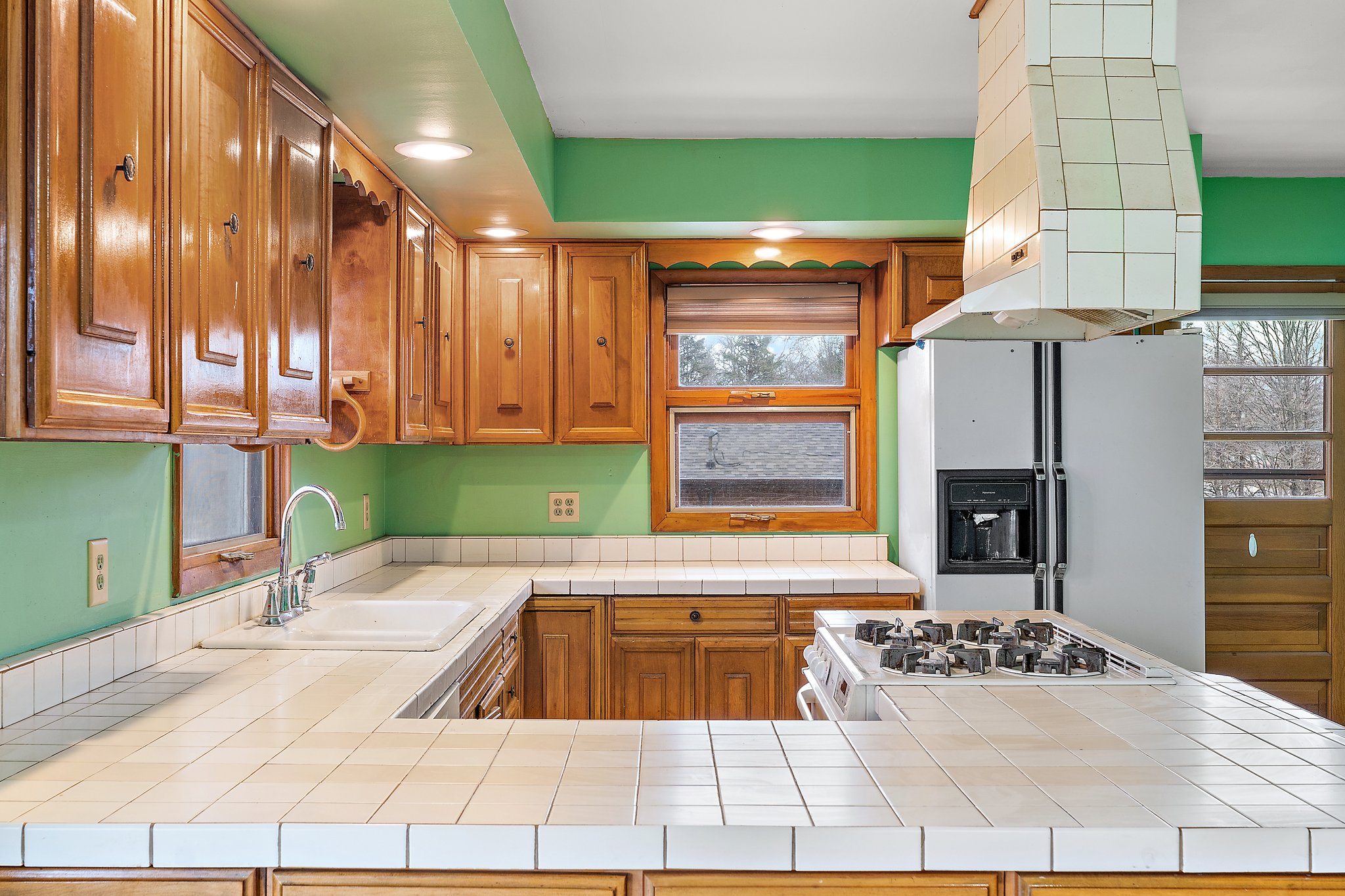 723 Meridian Rd, Valparaiso, IN 46385 Zoom Media USA