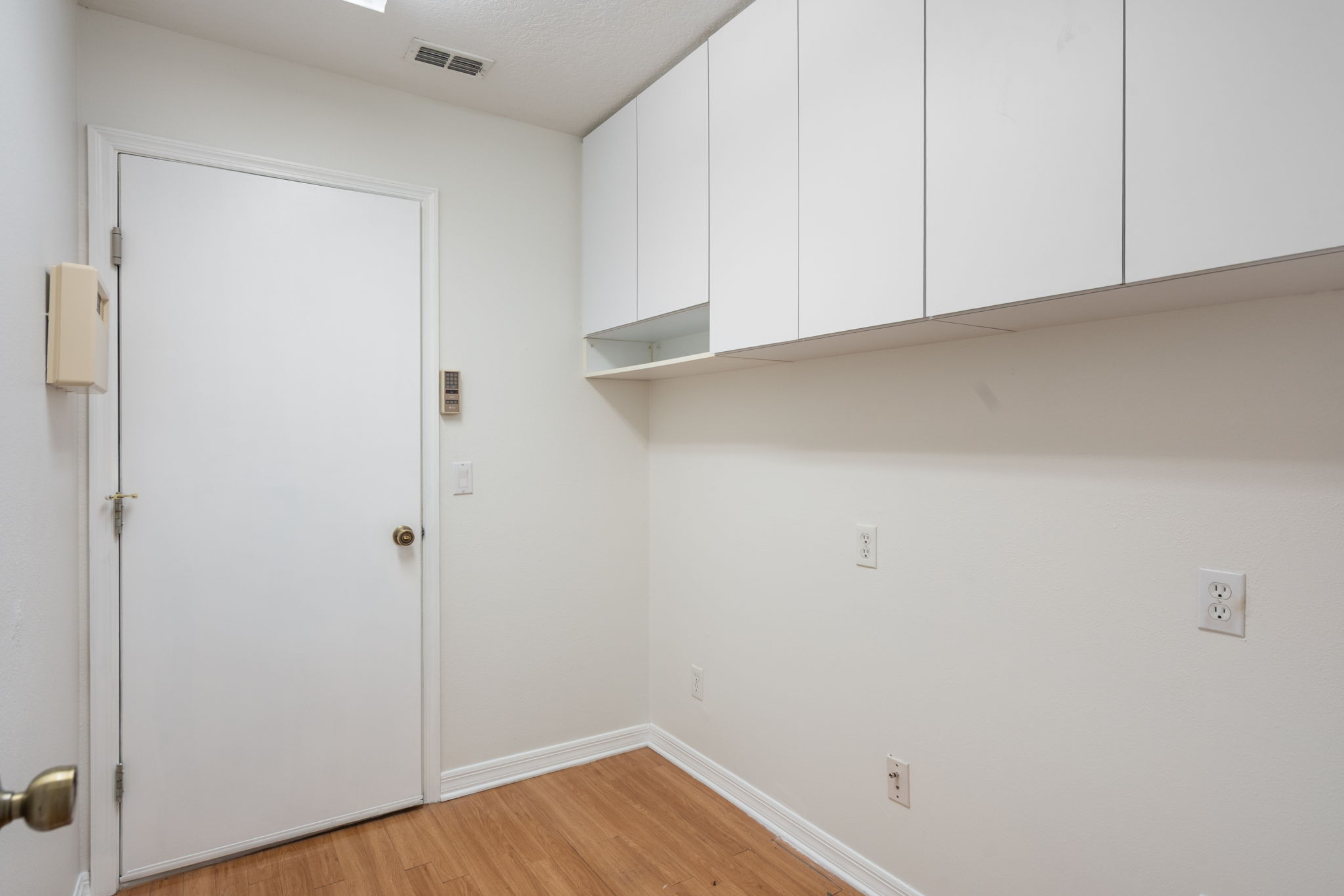 Laundry area - or office area