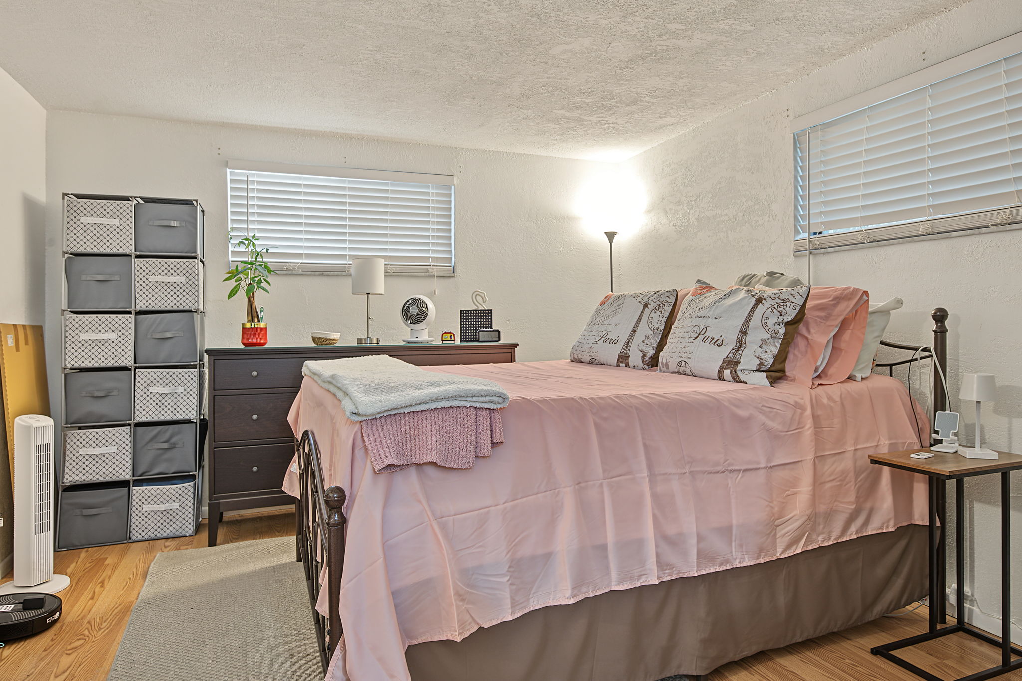 Primary Bedroom1a