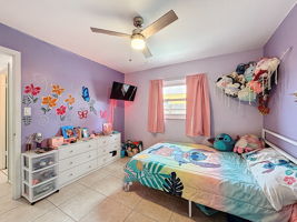  Photo 33