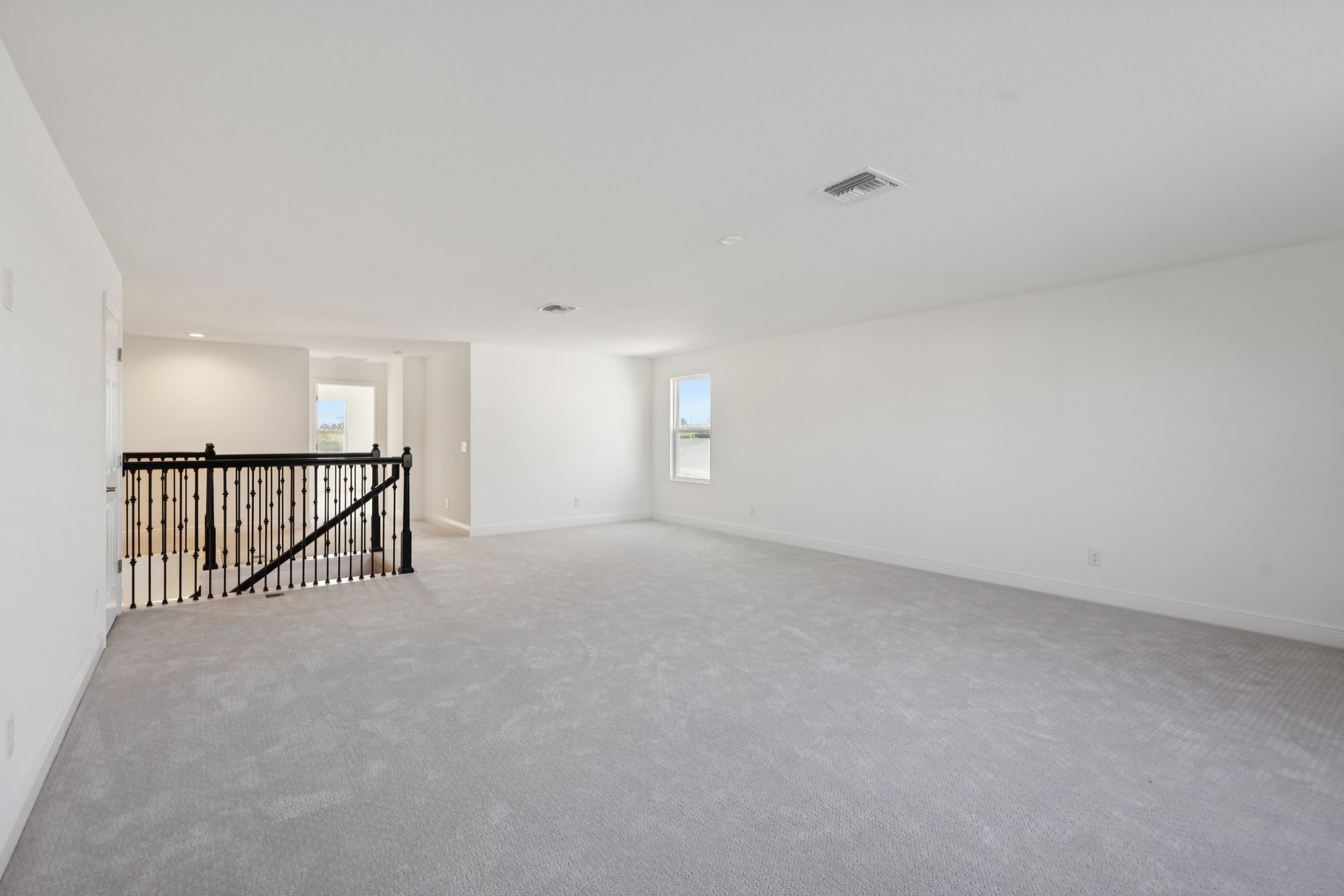 Dilly Lake Ave-S1909-056.jpg