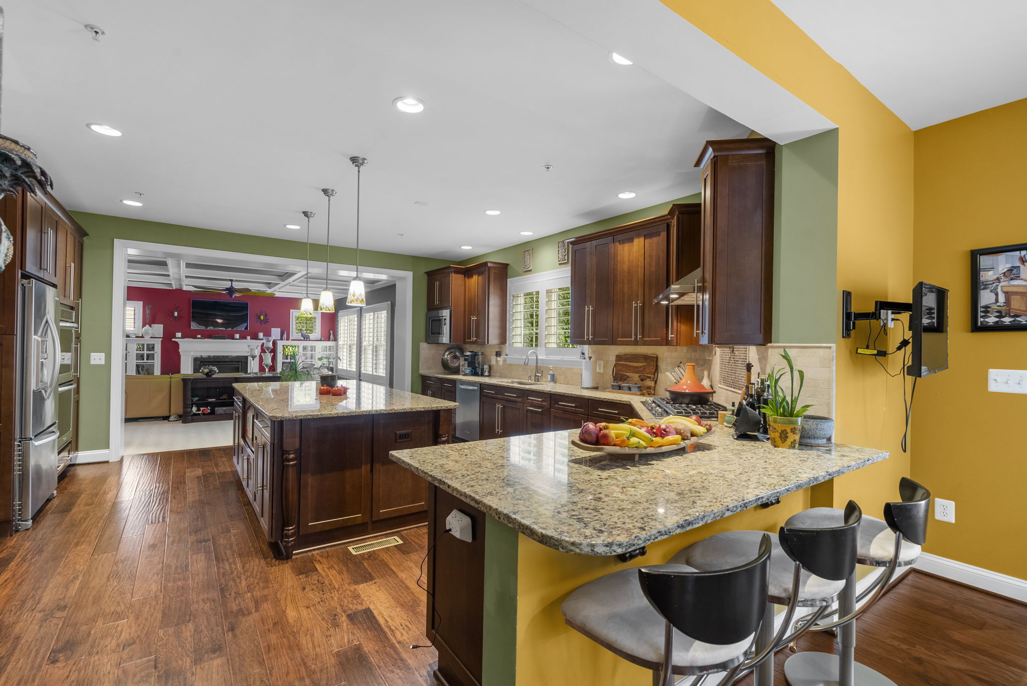 Kitchen/Breakfast Bar