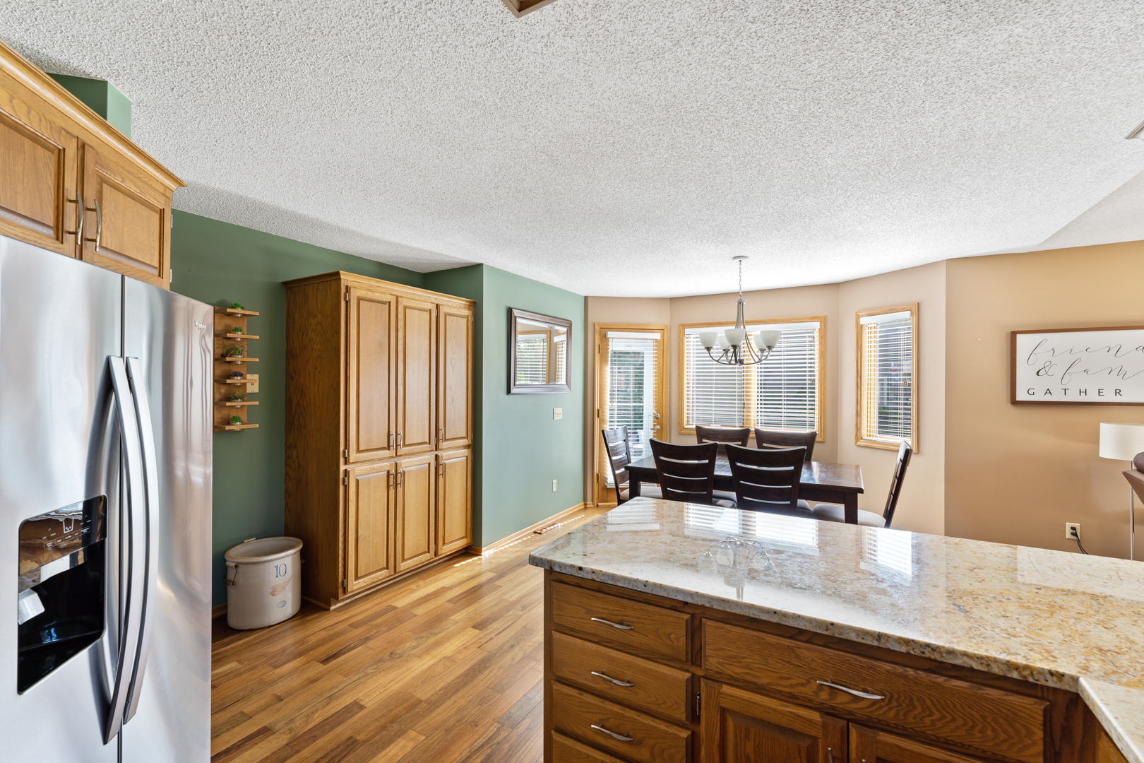 724 Chicago Dr, Burnsville, MN 55306, USA Photo 9