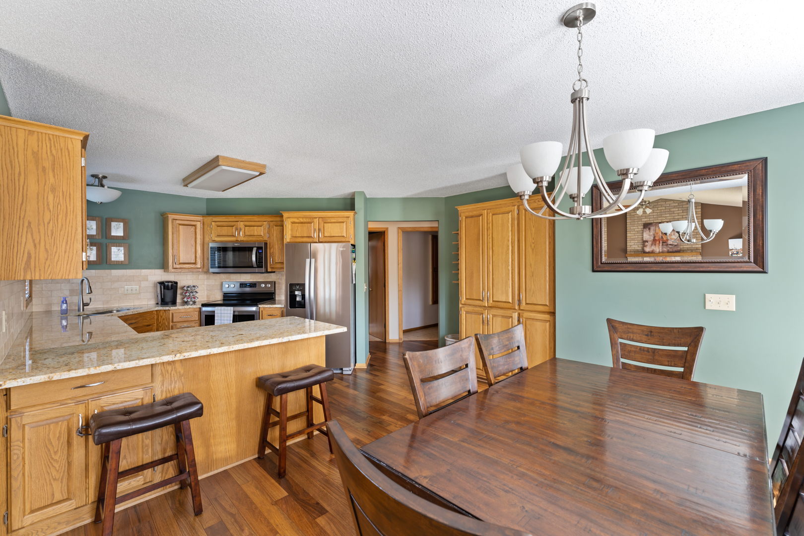 724 Chicago Dr, Burnsville, MN 55306, USA Photo 11