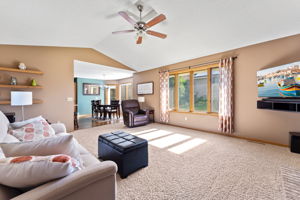 724 Chicago Dr, Burnsville, MN 55306, USA Photo 12