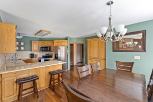 724 Chicago Dr, Burnsville, MN 55306, USA Photo 10