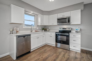 724 N Yosemite Ct, St Peters, MO 63376, USA Photo 9