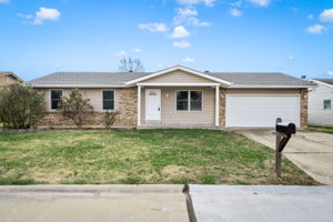 724 N Yosemite Ct, St Peters, MO 63376, USA Photo 0