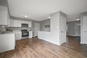 724 N Yosemite Ct, St Peters, MO 63376, USA Photo 8