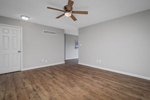 724 N Yosemite Ct, St Peters, MO 63376, USA Photo 6