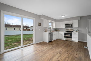 724 N Yosemite Ct, St Peters, MO 63376, USA Photo 7