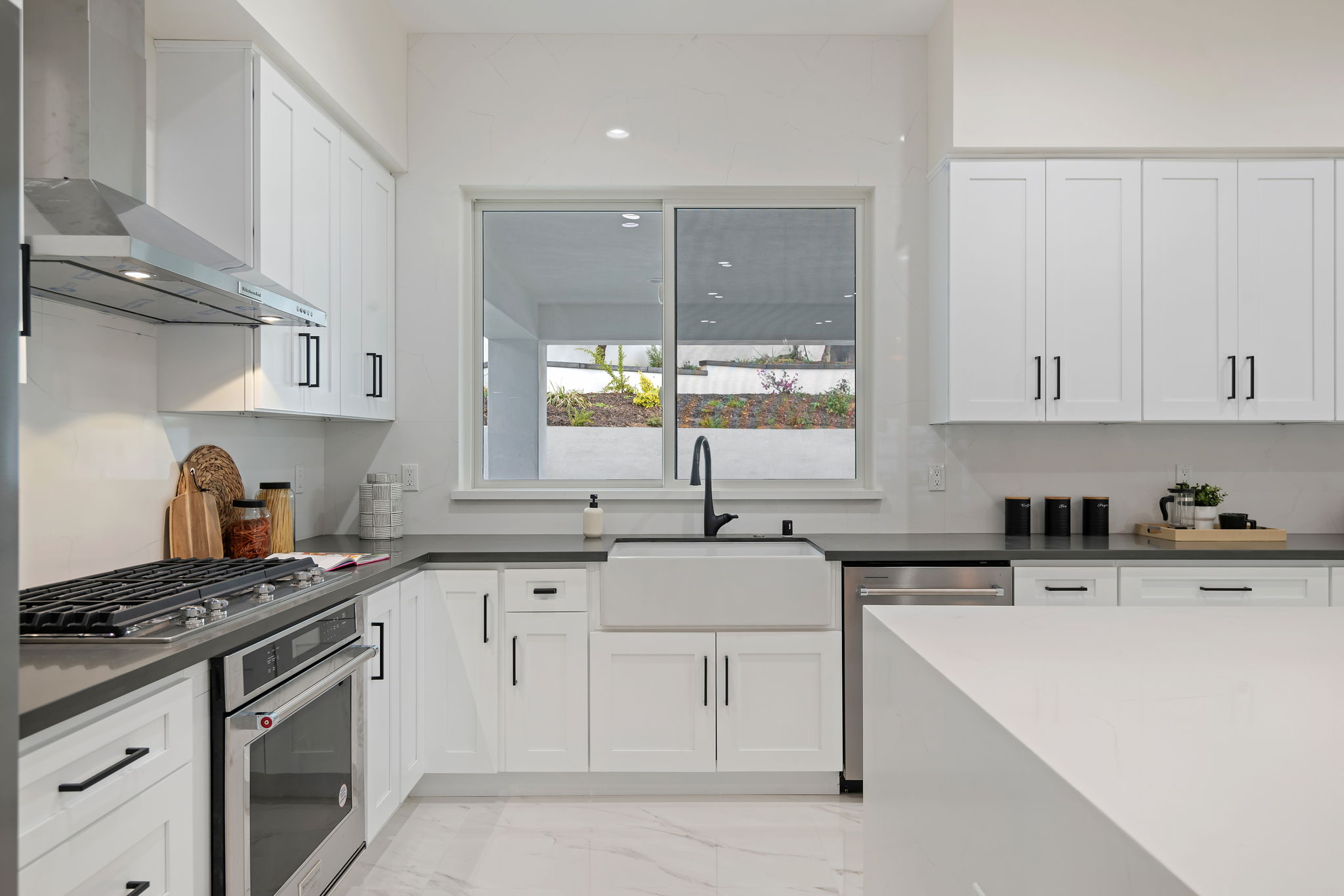 17 - Kitchen