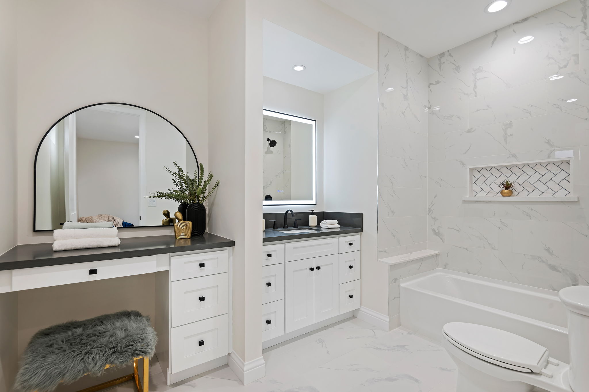 36 - Bathroom 2