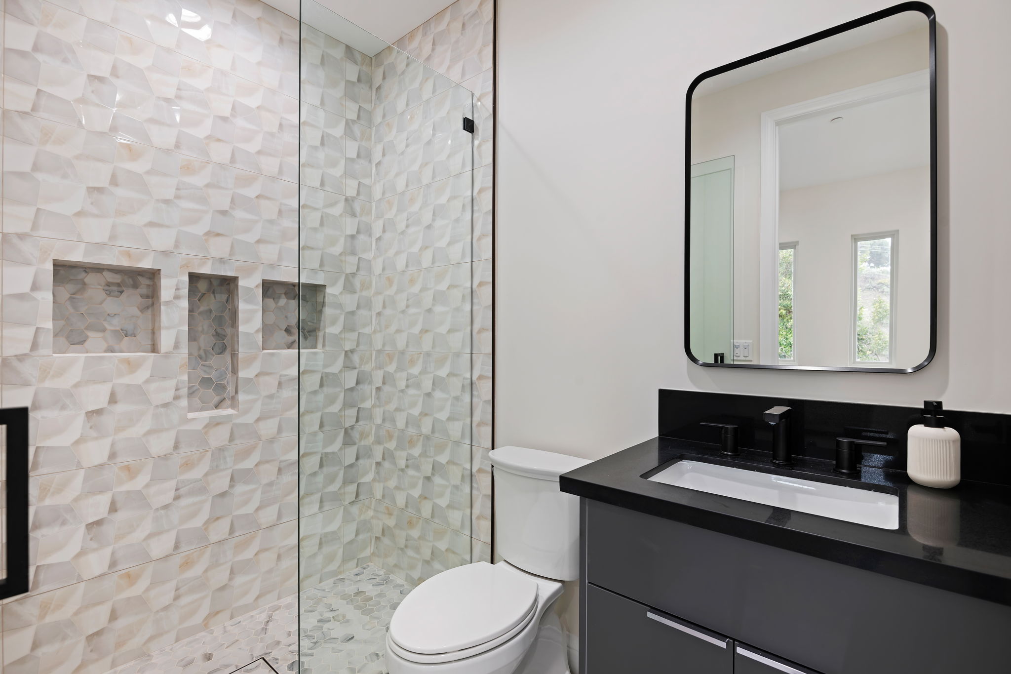 41 - Bathroom 5