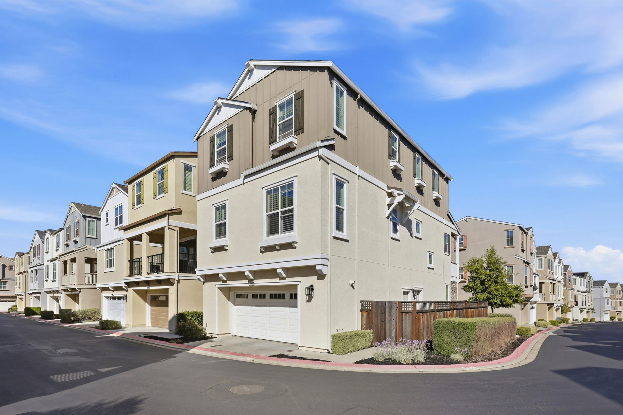 041_F8_7240 Carneros Ln