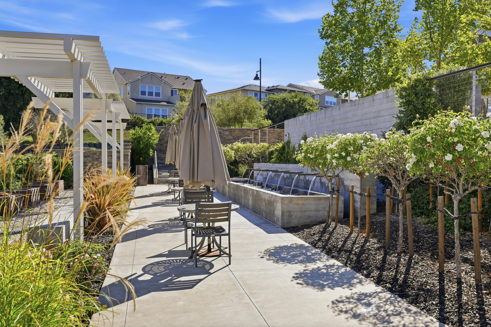 042_F8_7240 Carneros Ln