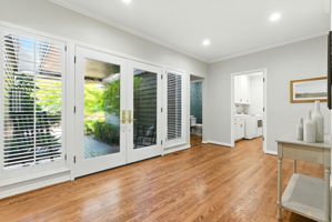 Foyer for lingering good-byes