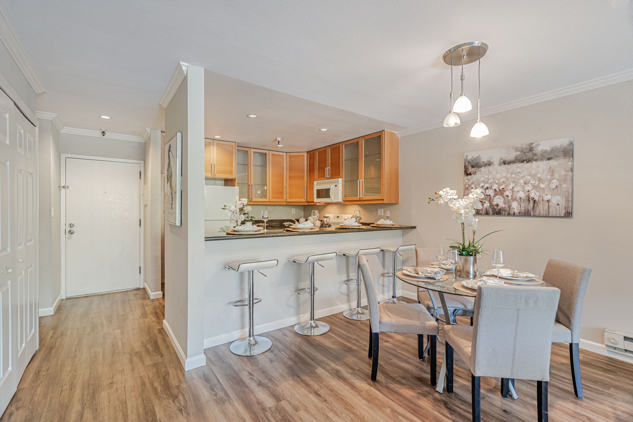 015_725 Mariposa Ave 102 