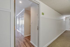 006_725 Mariposa Ave 102 