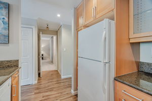 014_725 Mariposa Ave 102 