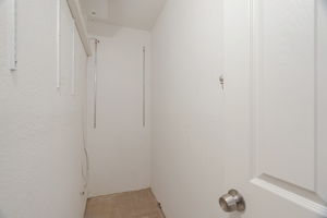 025_725 Mariposa Ave 102 