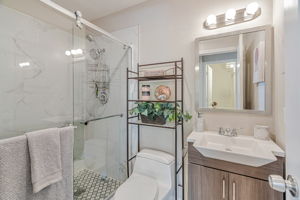 029_725 Mariposa Ave 102 