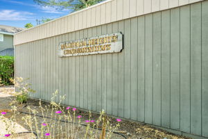 044_725 Mariposa Ave 102 
