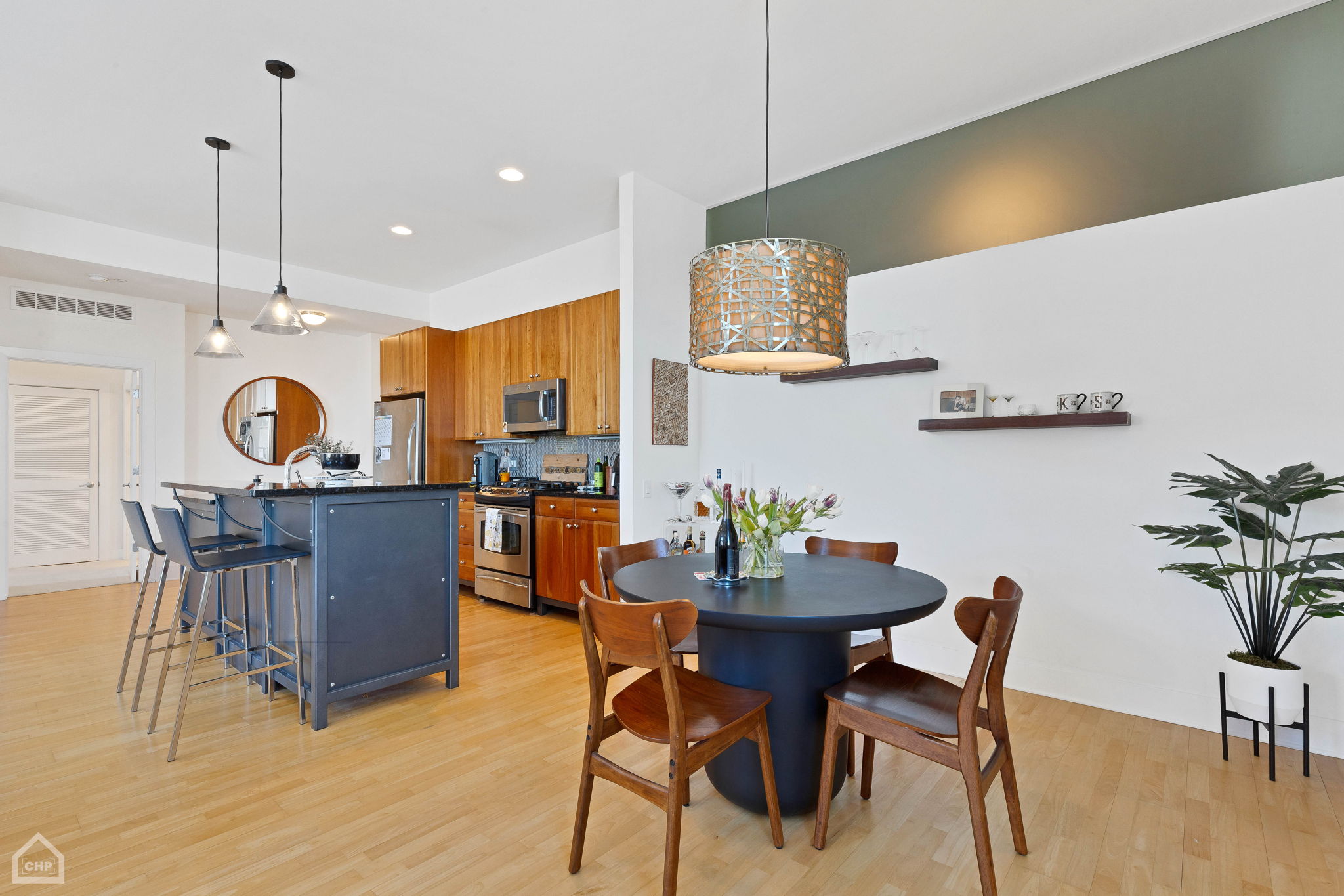 725 N Aberdeen St 604_004