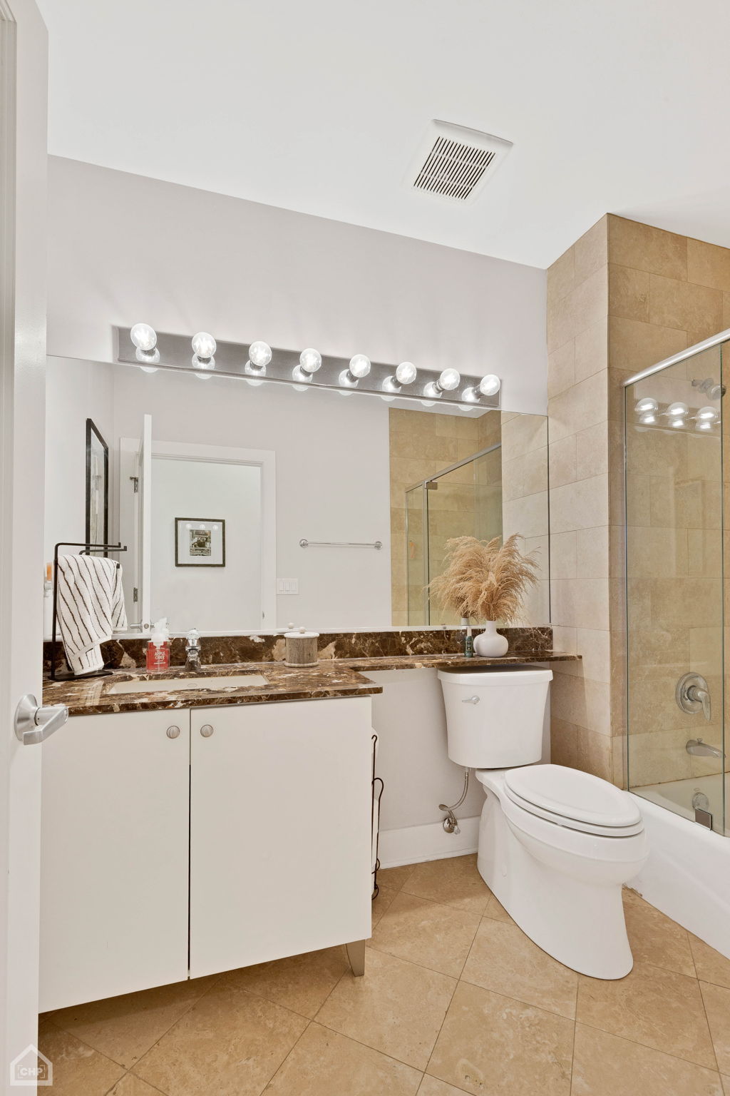 725 N Aberdeen St 604_008