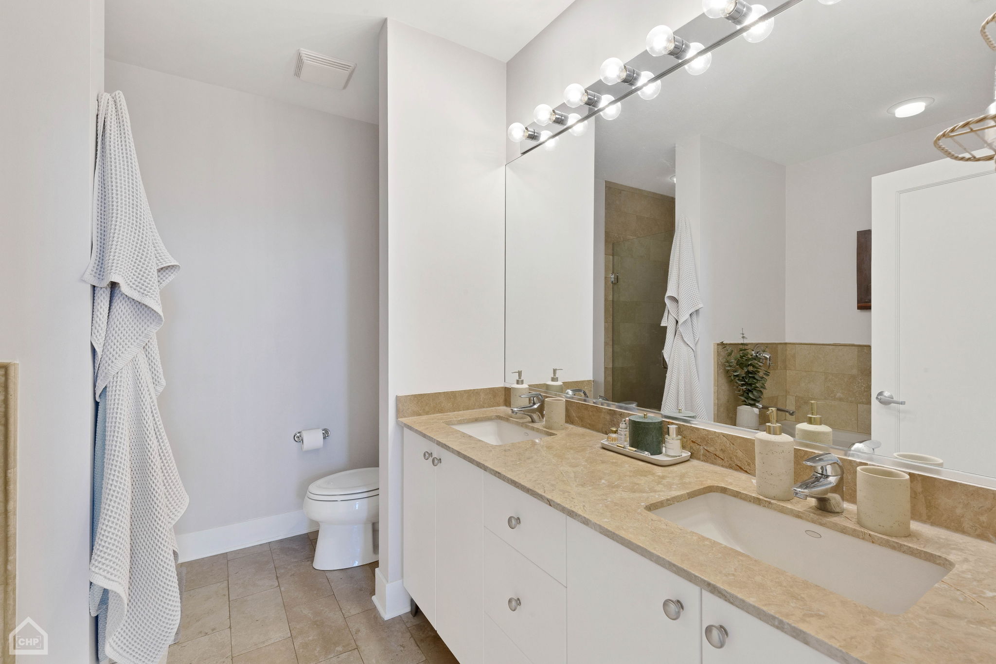 725 N Aberdeen St 604_012