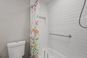  Photo 36