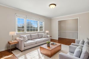 16-Living Room virtually staged.jpeg