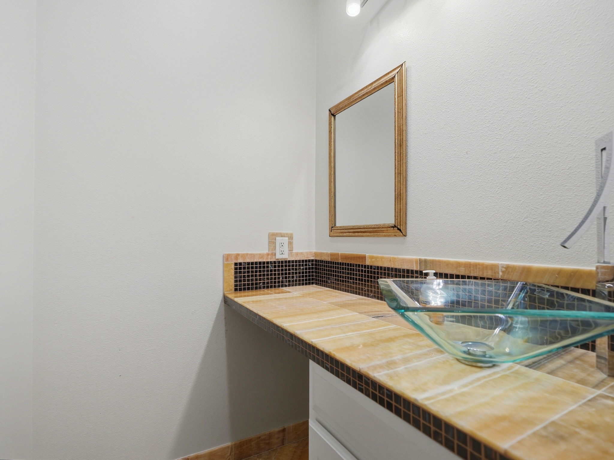  Photo 51