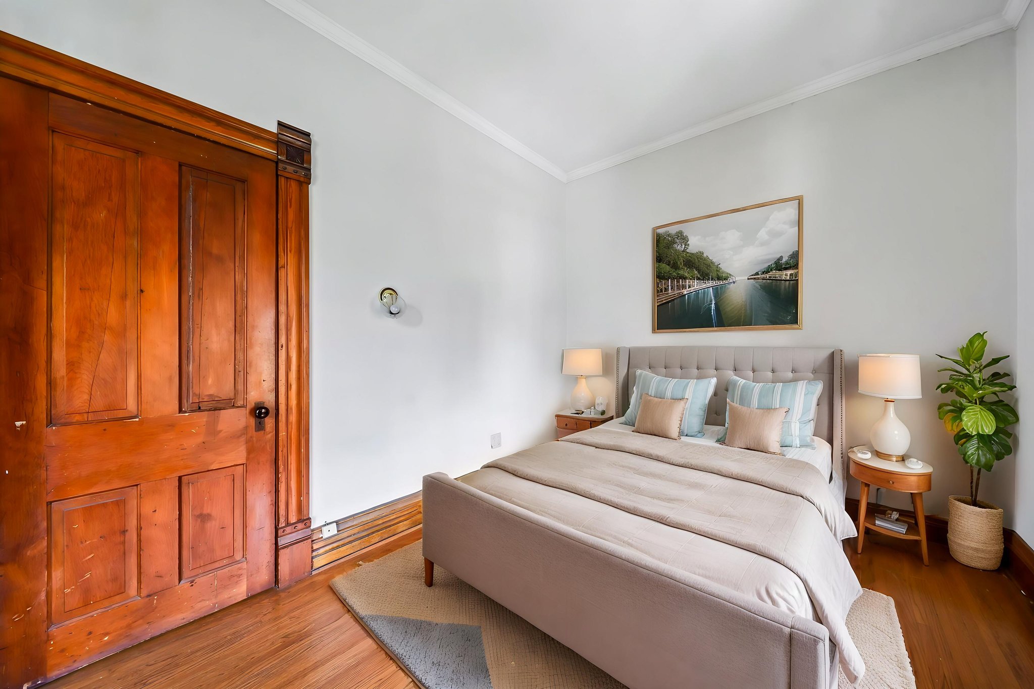 DSC05555 virtually staged.jpeg