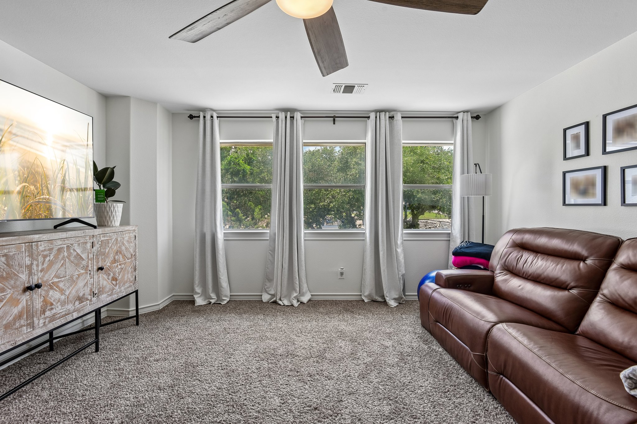 Ridge Trace-S2005-059.jpg